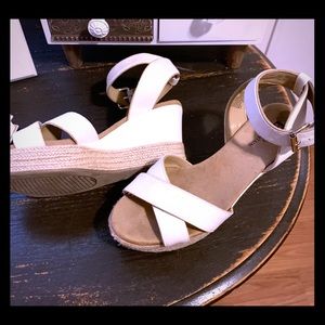 🔥 PERFECT Little Wedges (Excellent Condition)